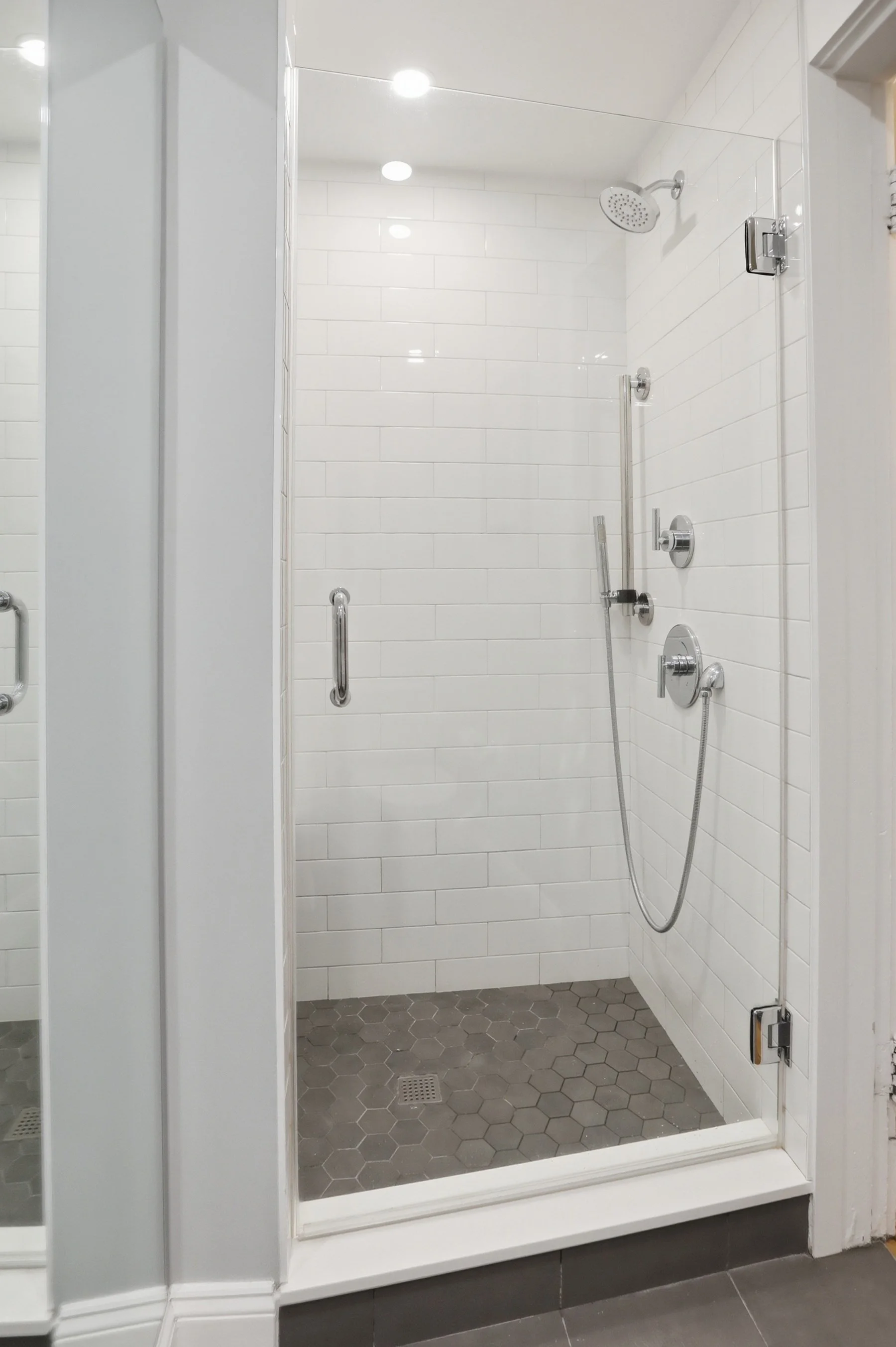 3 bed, 2 bath apartment for rent at 1896 Beacon St Unit 3A, Brookline Hills — photo 14 of 26
