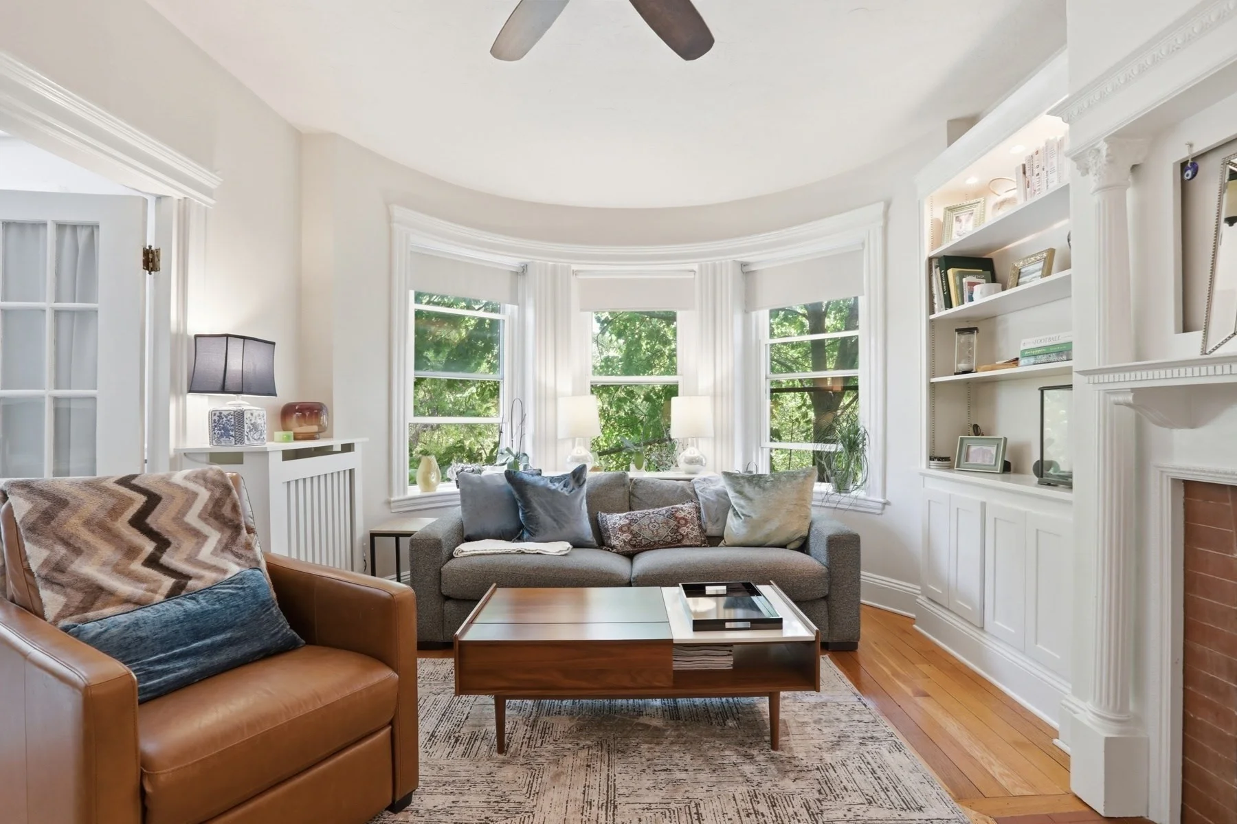 3 bed, 2 bath apartment for rent at 1896 Beacon St Unit 3A, Brookline Hills — photo 3 of 26