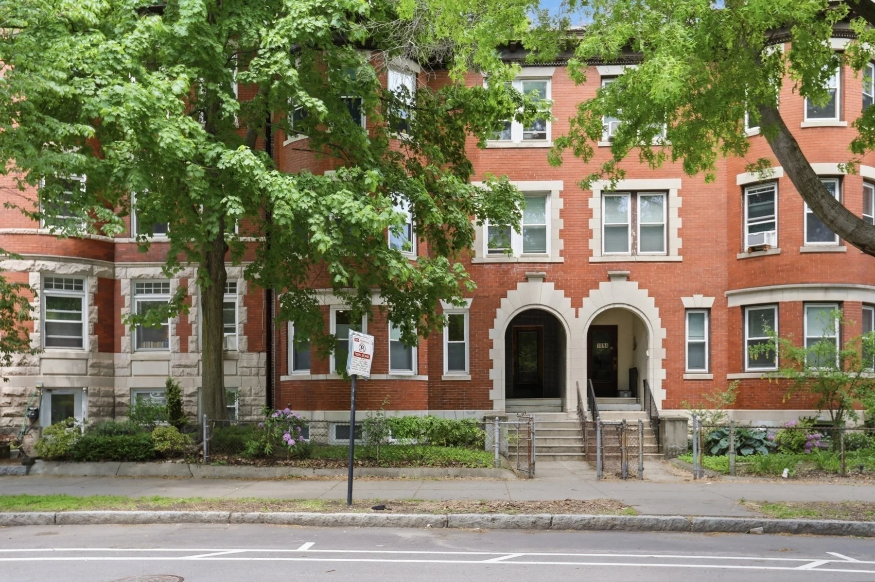 3 bed, 2 bath apartment for rent at 1896 Beacon St Unit 3A, Brookline Hills — photo 1 of 26