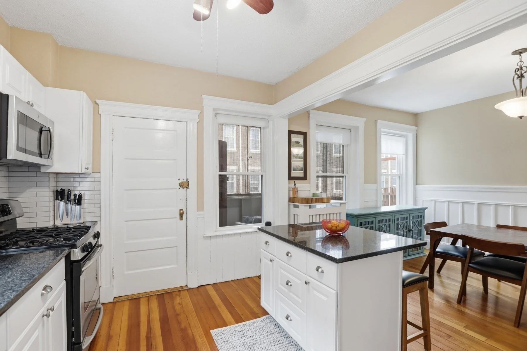 3 bed, 2 bath apartment for rent at 1896 Beacon St Unit 3A, Brookline Hills — photo 18 of 26
