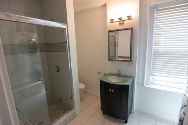 3 bed, 2 bath apartment for rent at 1897 Beacon St Unit 3, Brookline — photo 15 of 18