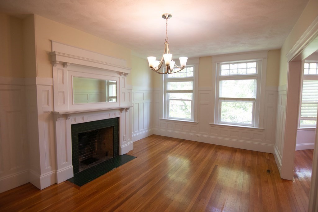 3 bed, 2 bath apartment for rent at 1897 Beacon St Unit 3, Brookline — photo 4 of 18