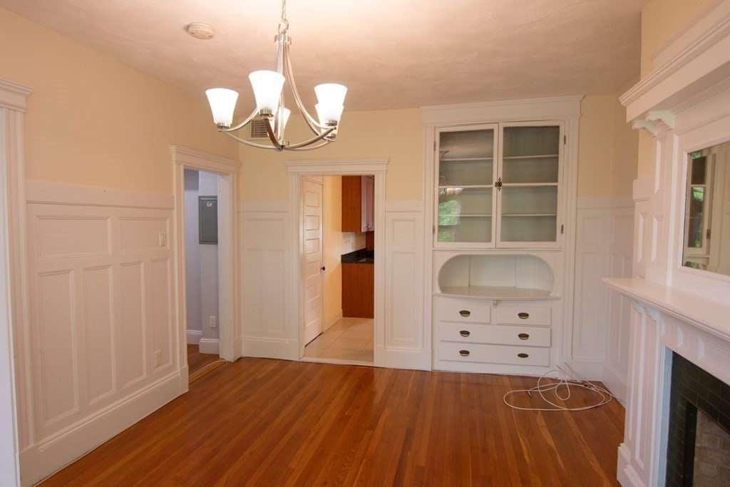 3 bed, 2 bath apartment for rent at 1897 Beacon St Unit 3, Brookline — photo 5 of 18