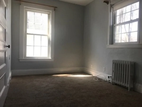 3 bed, 1 bath apartment for rent at 1899 Hyde Park Ave Unit 2, Hyde Park — photo 4 of 7
