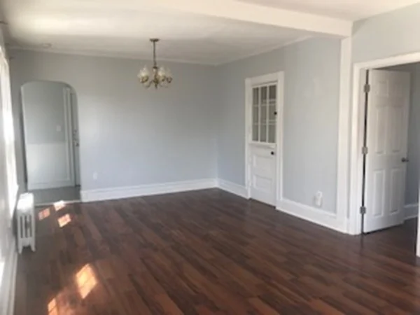 3 bed, 1 bath apartment for rent at 1899 Hyde Park Ave Unit 2, Hyde Park — photo 2 of 7