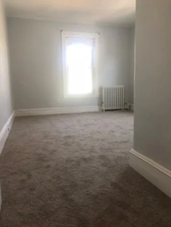 3 bed, 1 bath apartment for rent at 1899 Hyde Park Ave Unit 2, Hyde Park — photo 3 of 7
