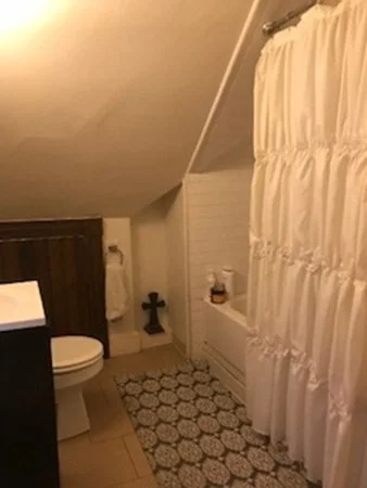 1 bed, 1 bath apartment for rent at 1899 Hyde Park Ave Unit 3, Hyde Park — photo 9 of 9