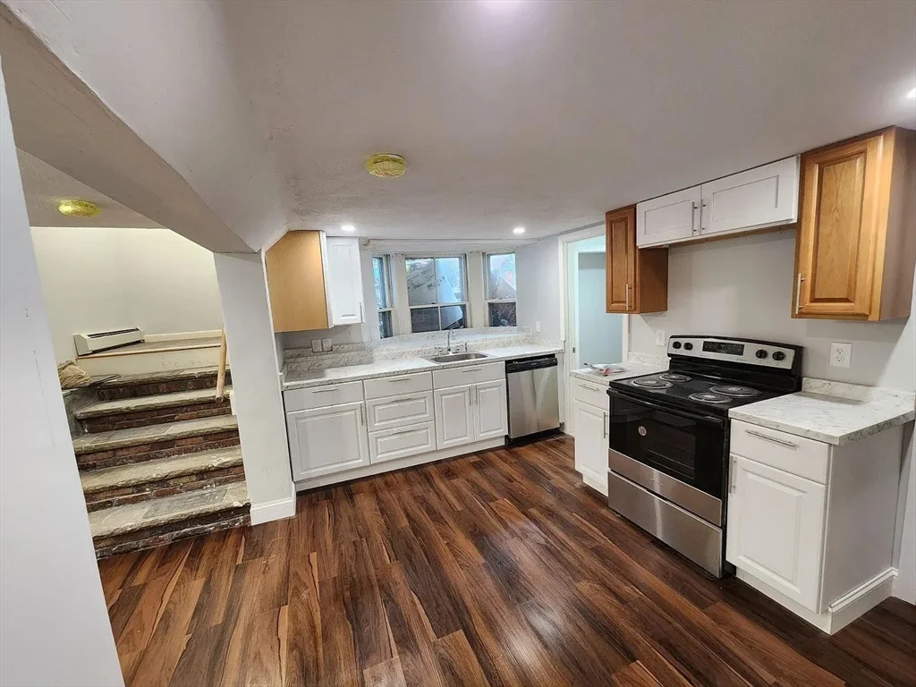 2 bed, 1 bath apartment for rent at 18A Central St Unit B, Woburn — photo 4 of 11