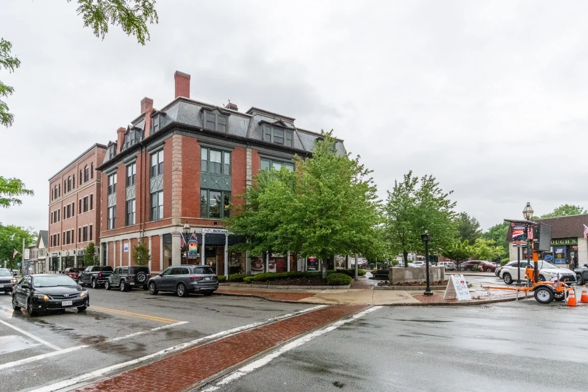 1 bed, 1 bath apartment for rent at 19-1 Spring St Unit 1, Stoneham — photo 9 of 39