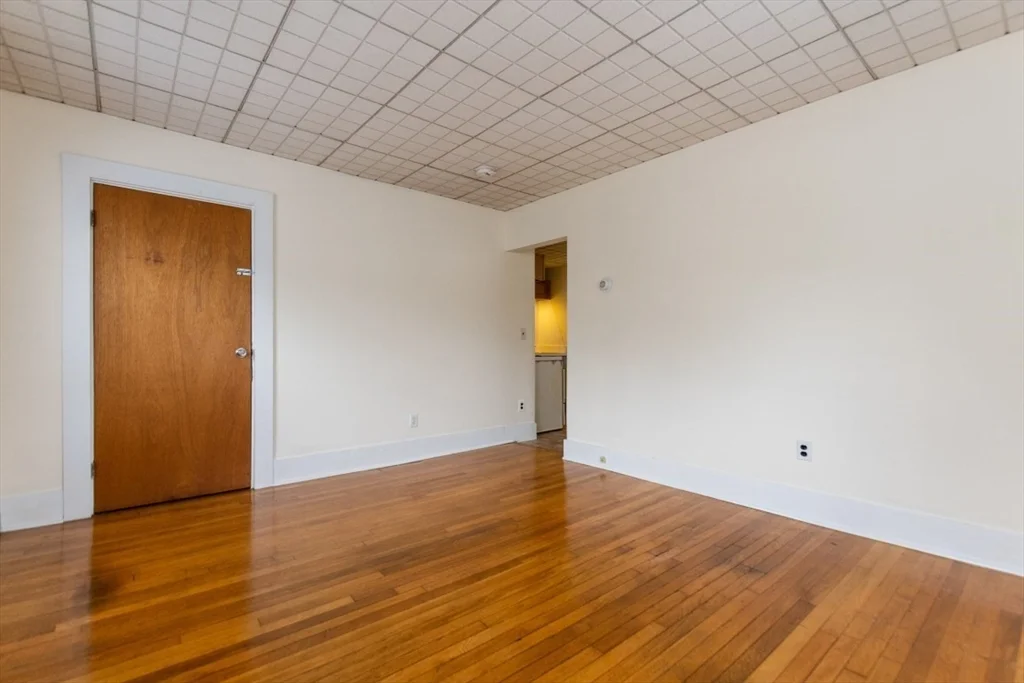 1 bed, 1 bath apartment for rent at 19-1 Spring St Unit 1, Stoneham — photo 5 of 38