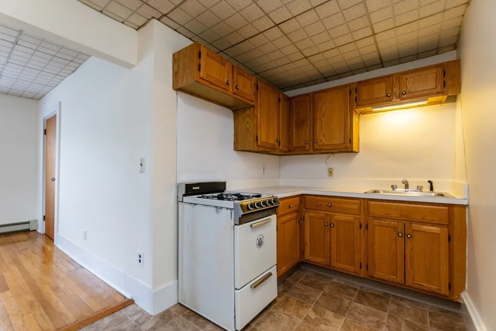 1 bed, 1 bath apartment for rent at 19-1 Spring St Unit 1, Stoneham — photo 8 of 38