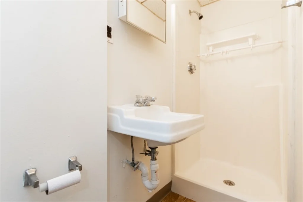 1 bed, 1 bath apartment for rent at 19-1 Spring St Unit 1, Stoneham — photo 16 of 38