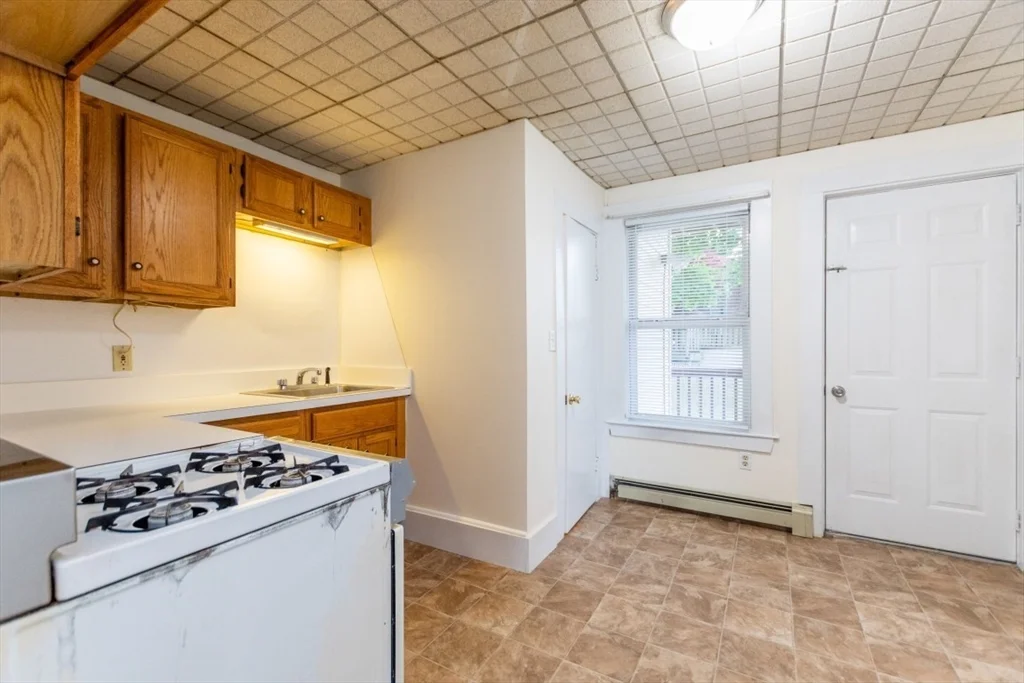 1 bed, 1 bath apartment for rent at 19-1 Spring St Unit 1, Stoneham — photo 7 of 38