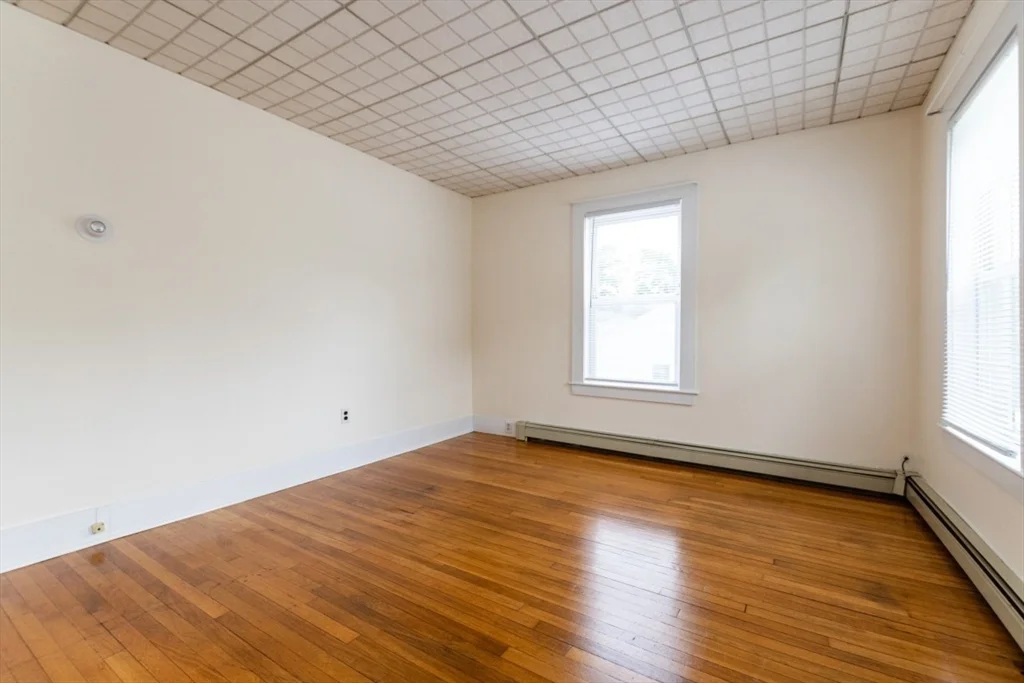 1 bed, 1 bath apartment for rent at 19-1 Spring St Unit 1, Stoneham — photo 6 of 38