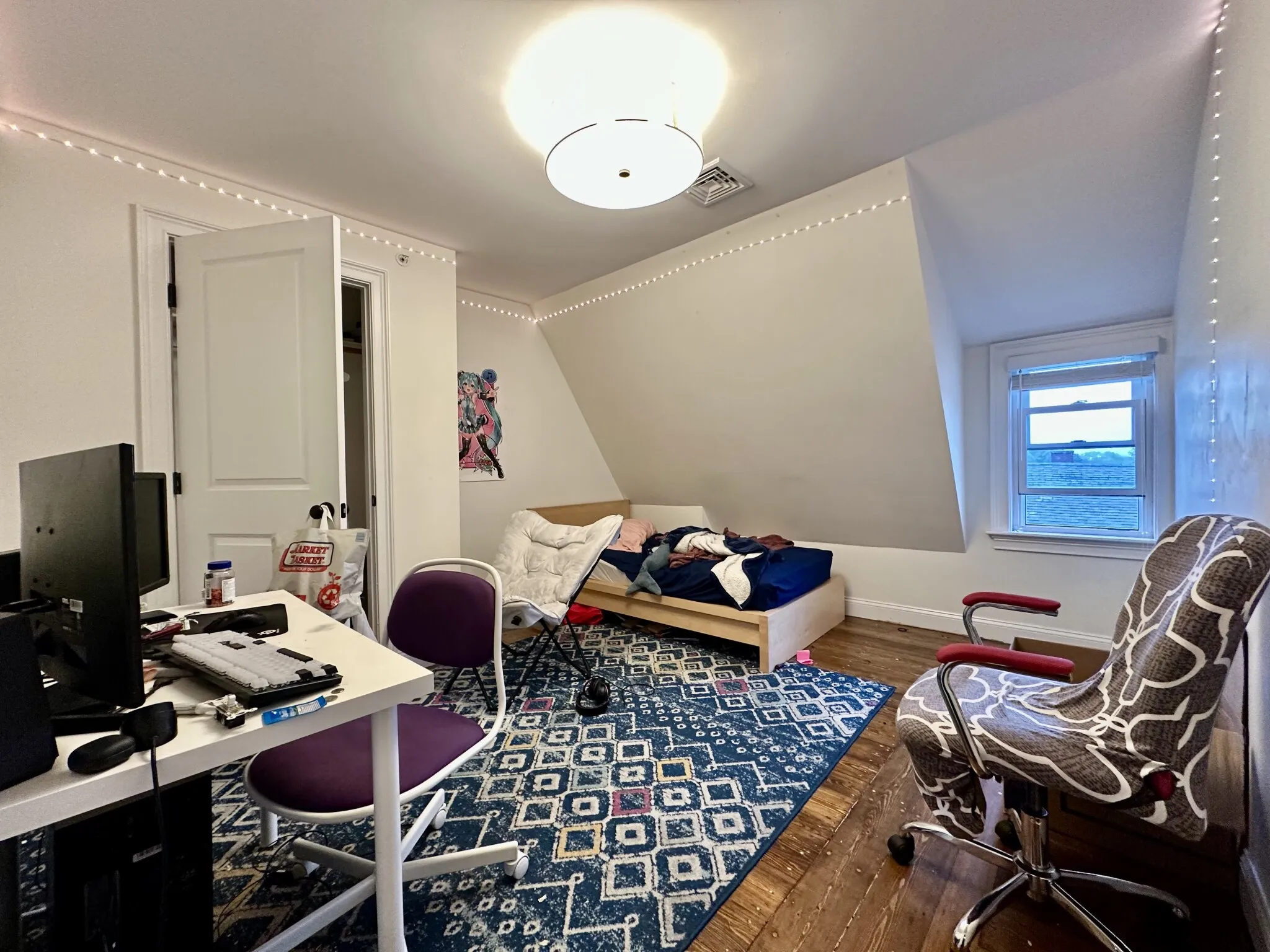 3 bed, 1.5 bath apartment for rent at 19-21 Bellevue St Unit 3, Banks Square — photo 7 of 25