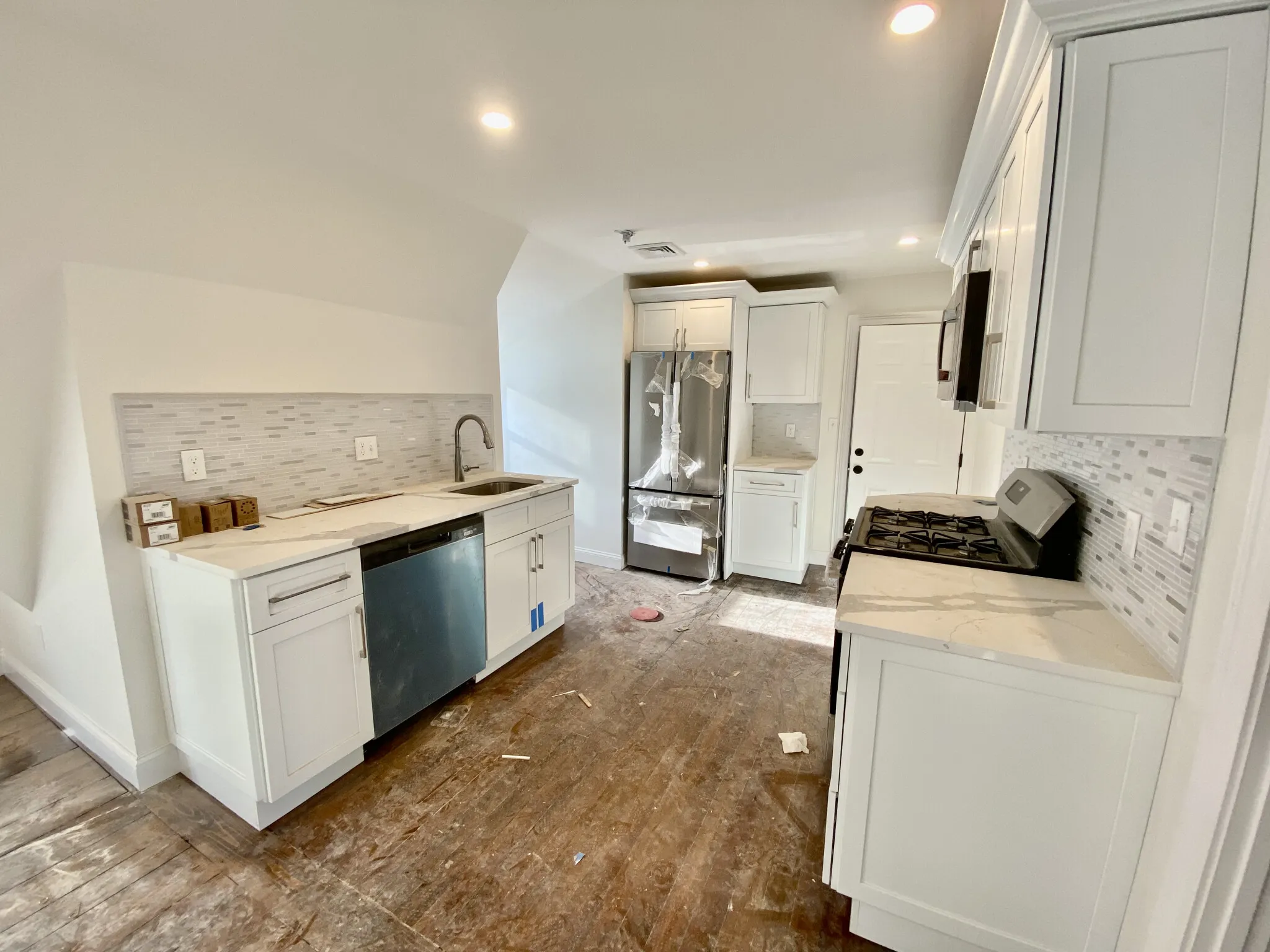 3 bed, 1.5 bath apartment for rent at 19-21 Bellevue St Unit 3, Banks Square — photo 20 of 25