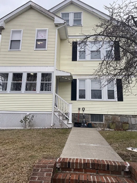2 bed, 1 bath apartment for rent at 19-21 Virgil Rd Unit 1, West Roxbury — photo 13 of 13