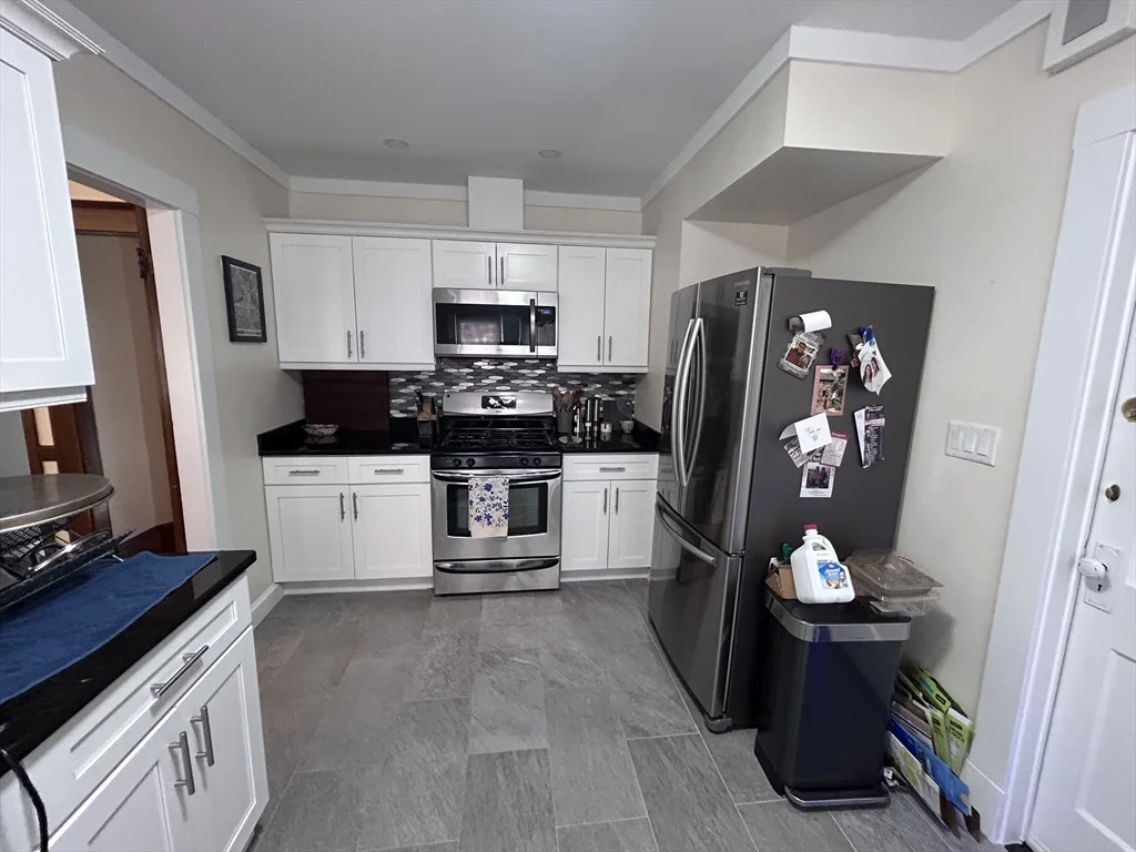 2 bed, 1 bath apartment for rent at 19-21 Virgil Rd Unit 1, West Roxbury — photo 2 of 13