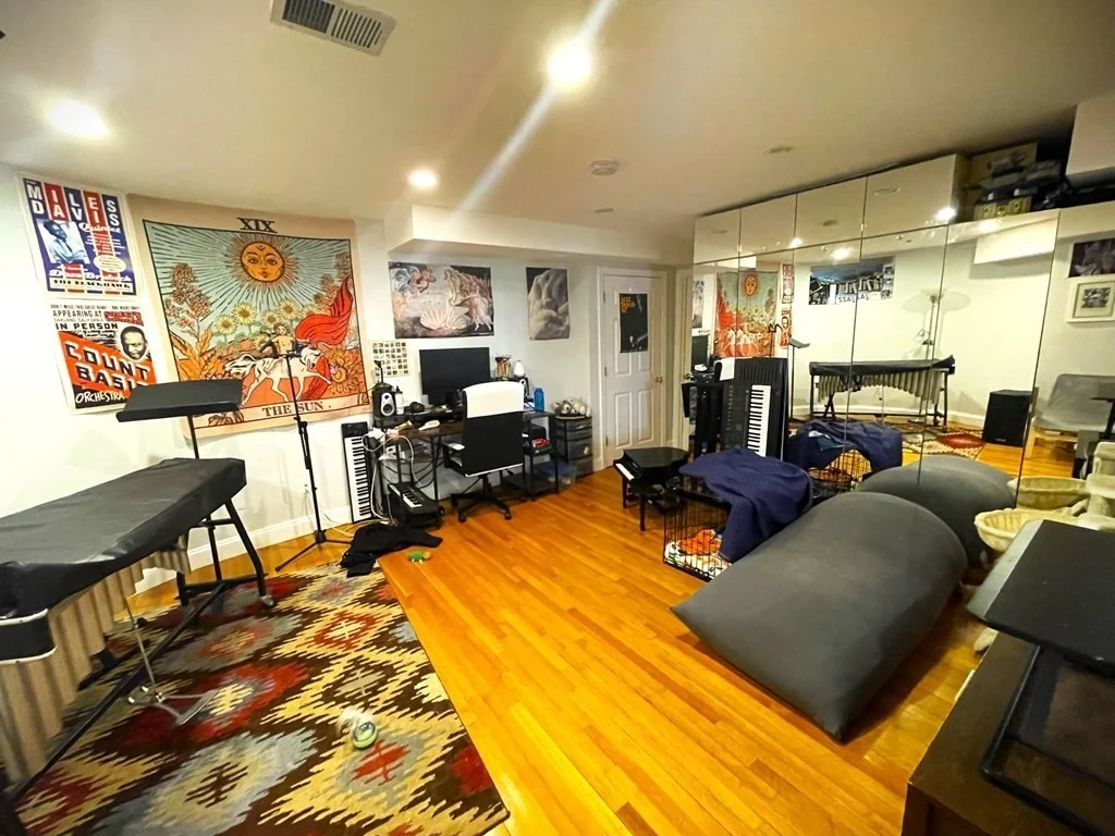2 bed, 1 bath apartment for rent at 19 Abbottsford Rd Unit 3, Coolidge Corner — photo 2 of 13