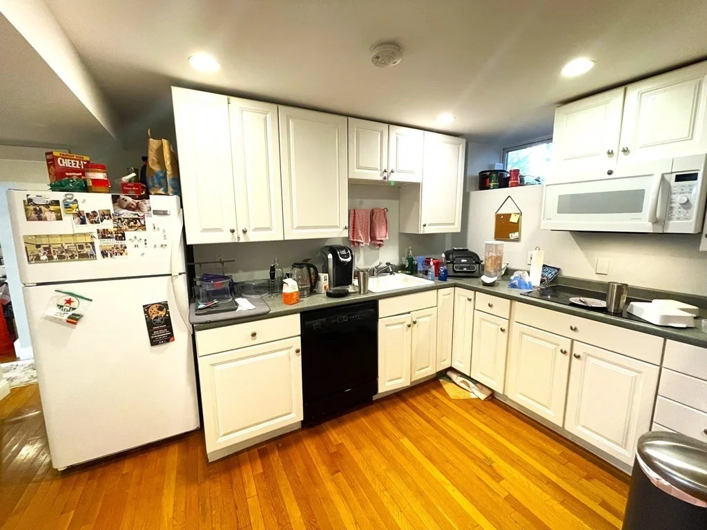 2 bed, 1 bath apartment for rent at 19 Abbottsford Rd Unit 3, Coolidge Corner — photo 4 of 13