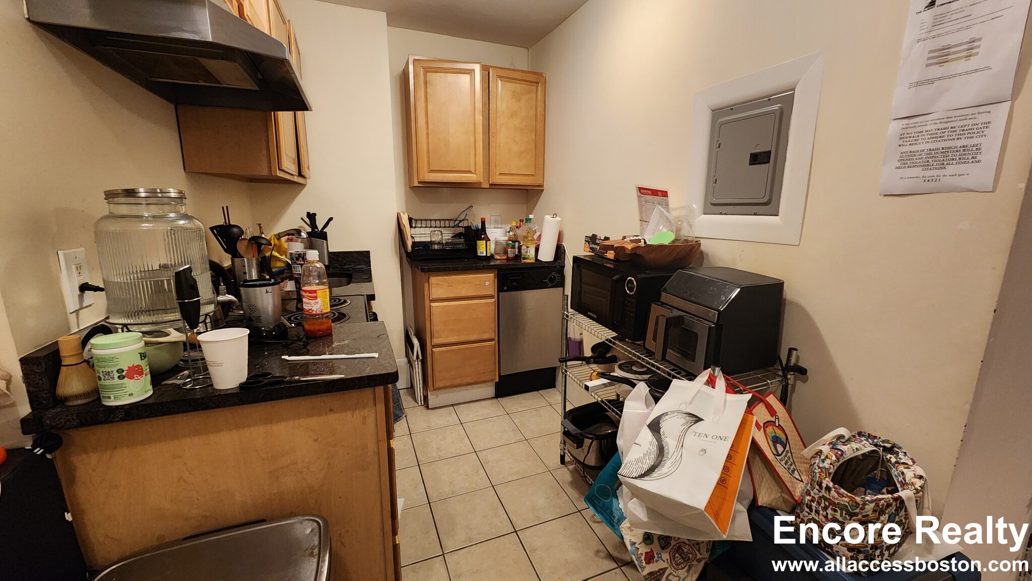 3 bed, 1.5 bath apartment for rent at 19 Aberdeen St Unit 6, Fenway — photo 3 of 41