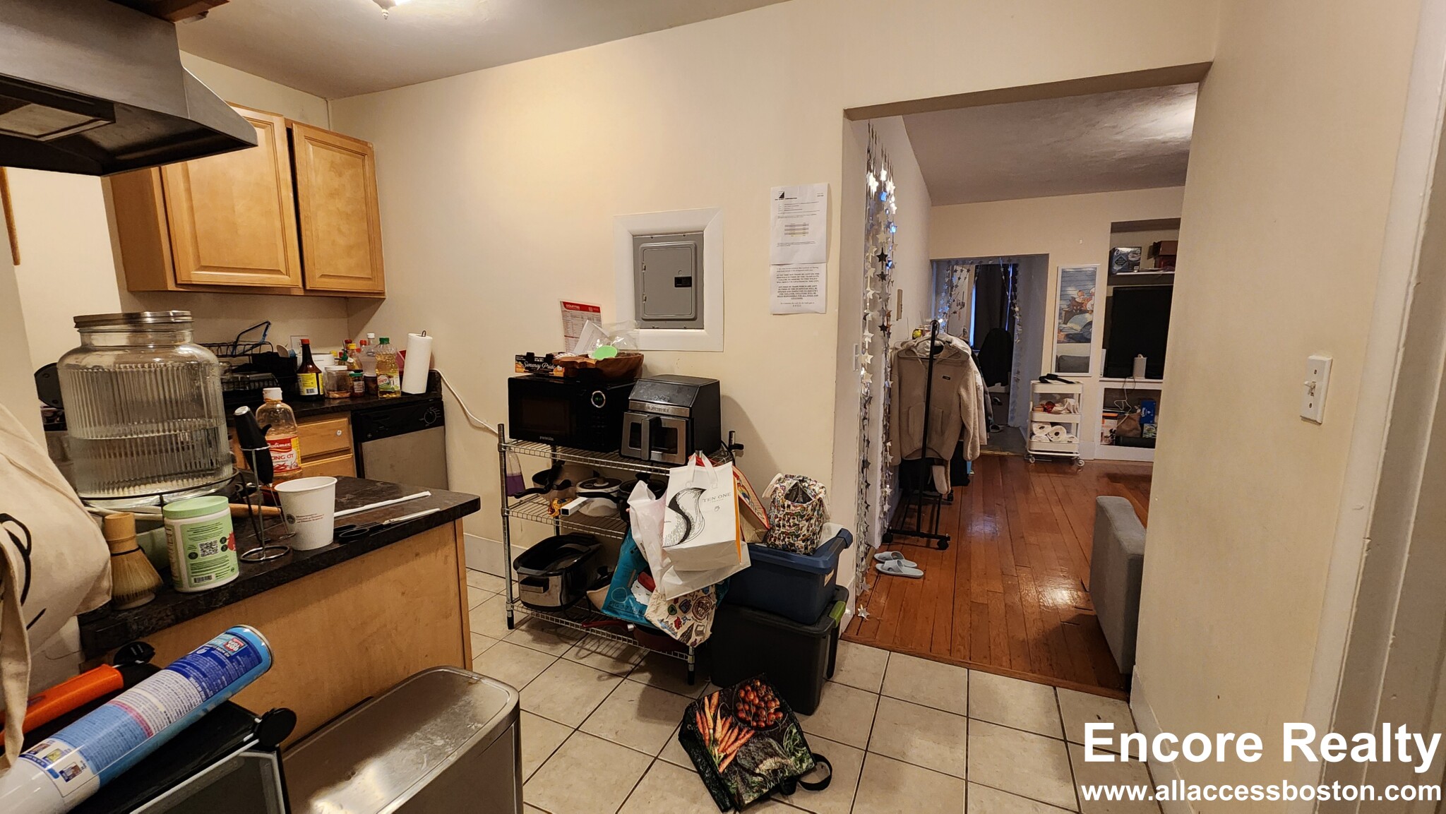 3 bed, 1.5 bath apartment for rent at 19 Aberdeen St Unit 6, Fenway — photo 6 of 41