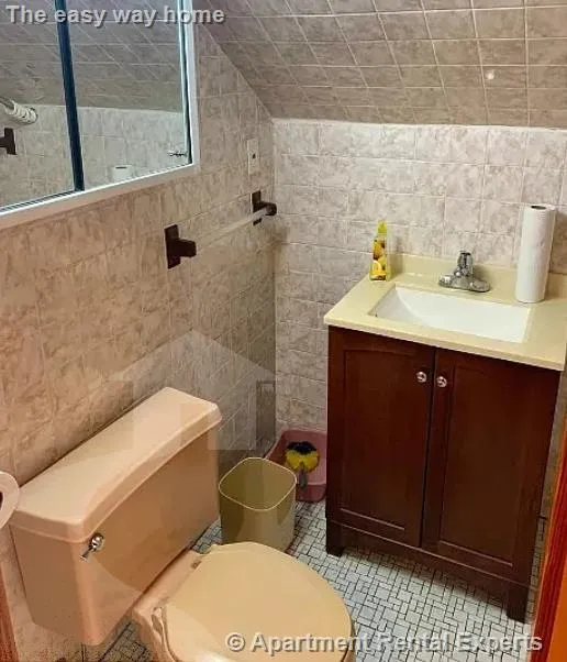 4 bed, 2 bath apartment for rent at 19 Adams St, East Arlington — photo 20 of 21
