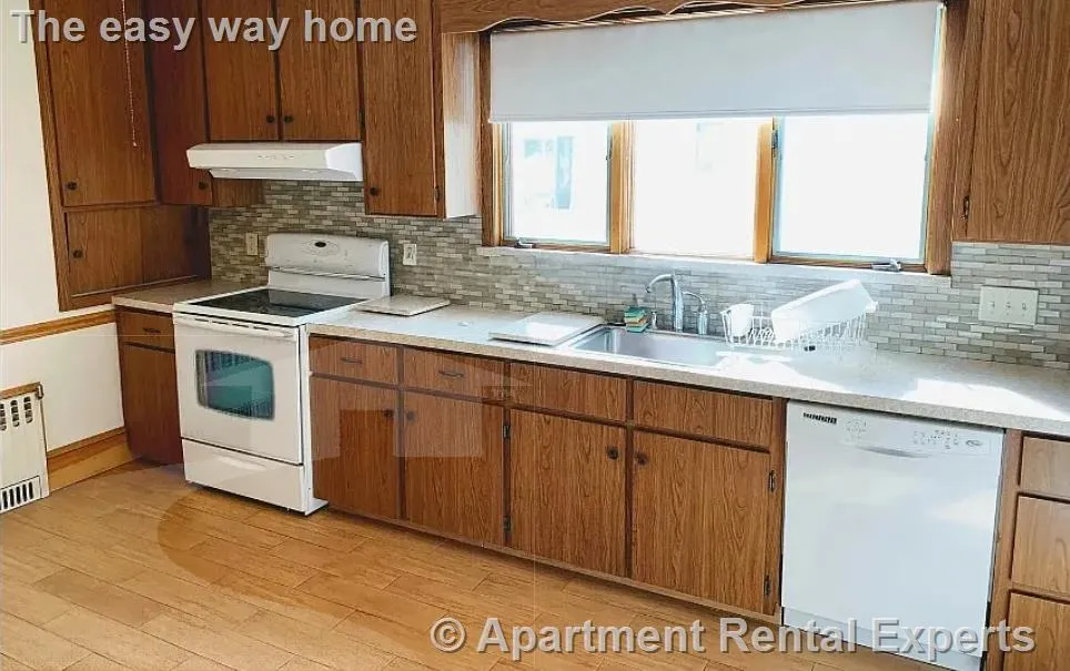 4 bed, 2 bath apartment for rent at 19 Adams St, East Arlington — photo 5 of 21