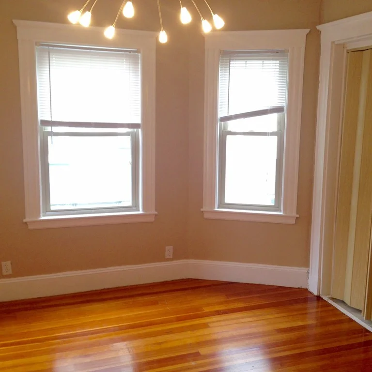 3 bed, 1 bath apartment for rent at 19 Archdale Rd Unit 1, Roslindale — photo 4 of 12