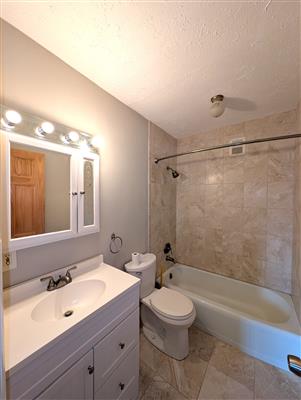 1 bed, 1 bath apartment for rent at 19 Arizona Ter Unit 2, Arlington — photo 9 of 12