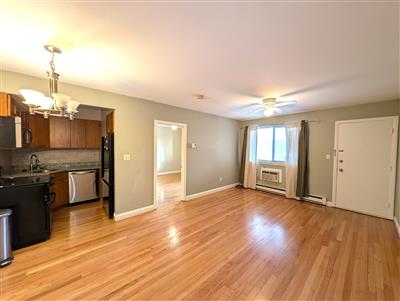 1 bed, 1 bath apartment for rent at 19 Arizona Ter Unit 2, Arlington — photo 4 of 12