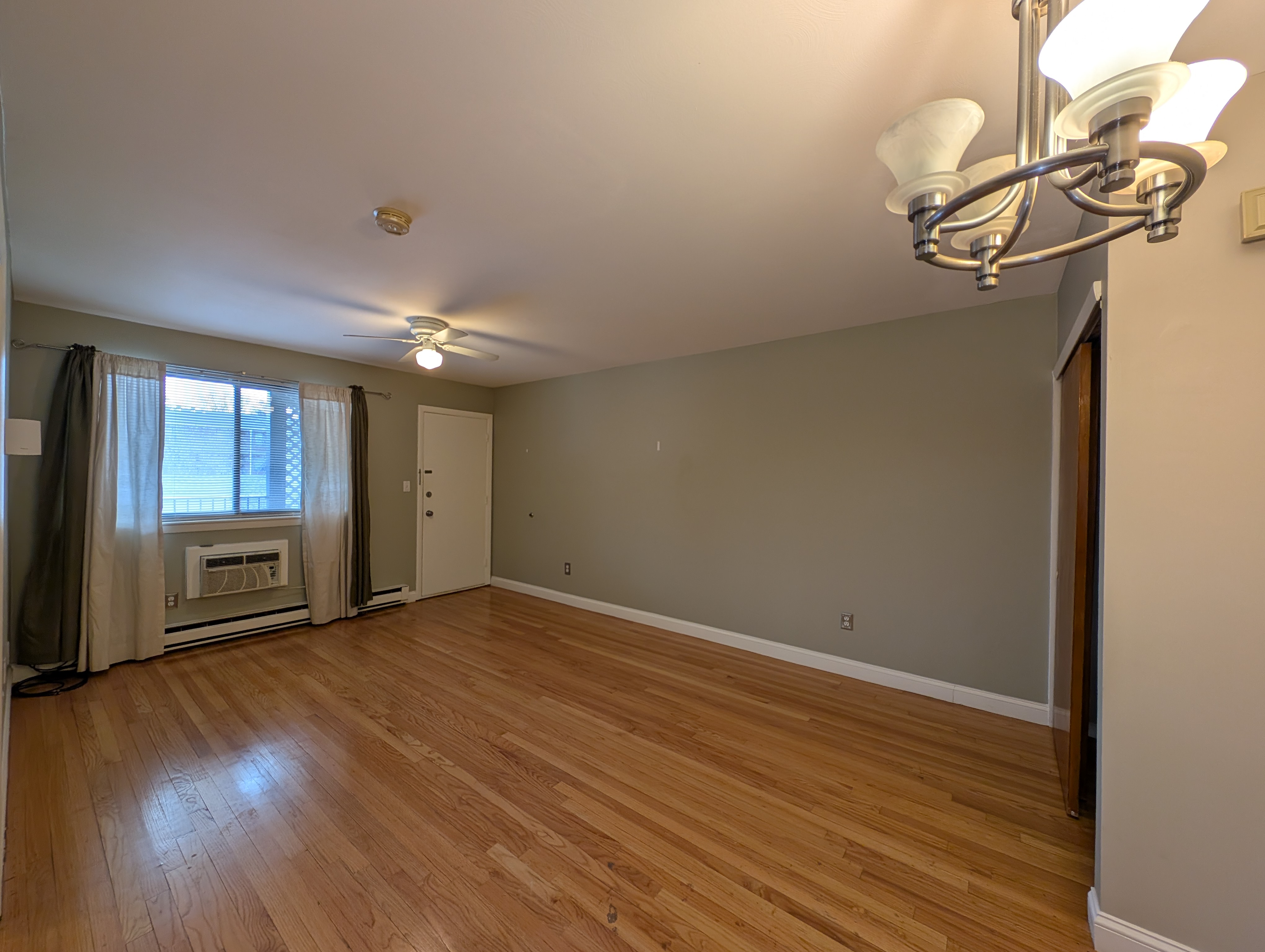 1 bed, 1 bath apartment for rent at 19 Arizona Ter Unit 4, Arlington — photo 4 of 12