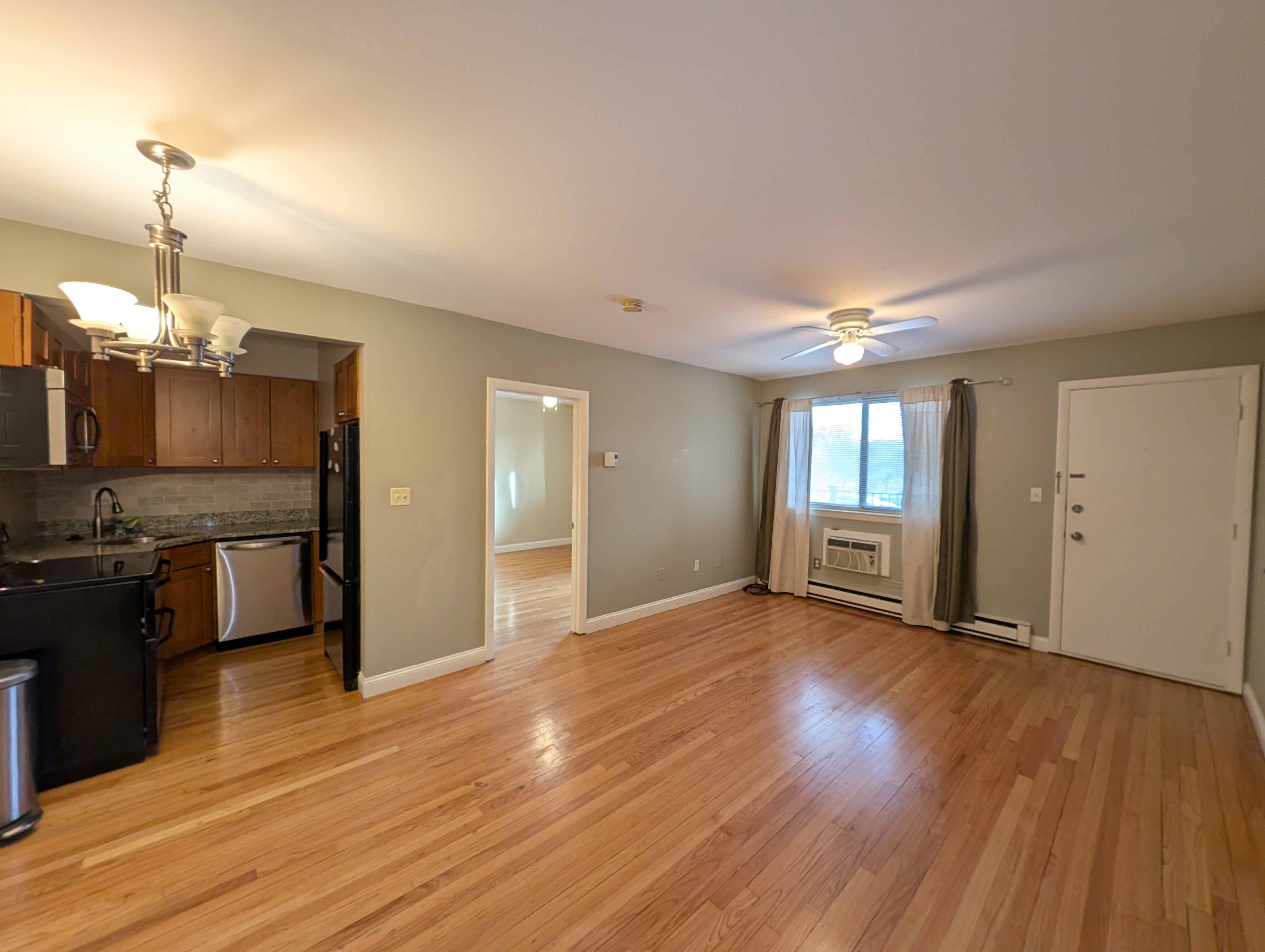 1 bed, 1 bath apartment for rent at 19 Arizona Ter Unit 4, Arlington — photo 1 of 12