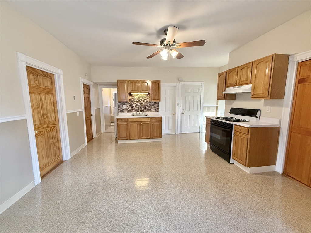 3 bed, 1 bath apartment for rent at 19 Armstrong St Unit 3, Jamaica Plain — photo 3 of 21