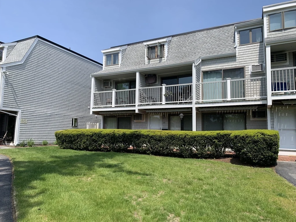 2 bed, 1 bath apartment for rent at 19 Atlantic Rd Unit 13, Gloucester — photo 3 of 15