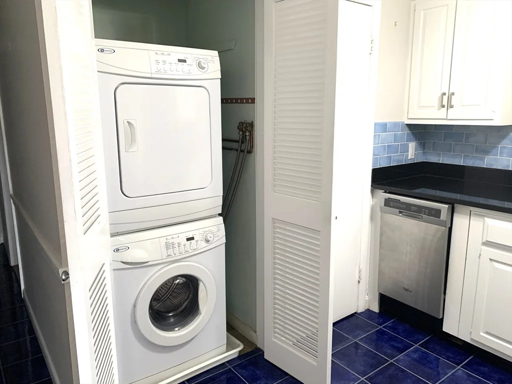 2 bed, 1 bath apartment for rent at 19 Atlantic Rd Unit 13, Gloucester — photo 10 of 15