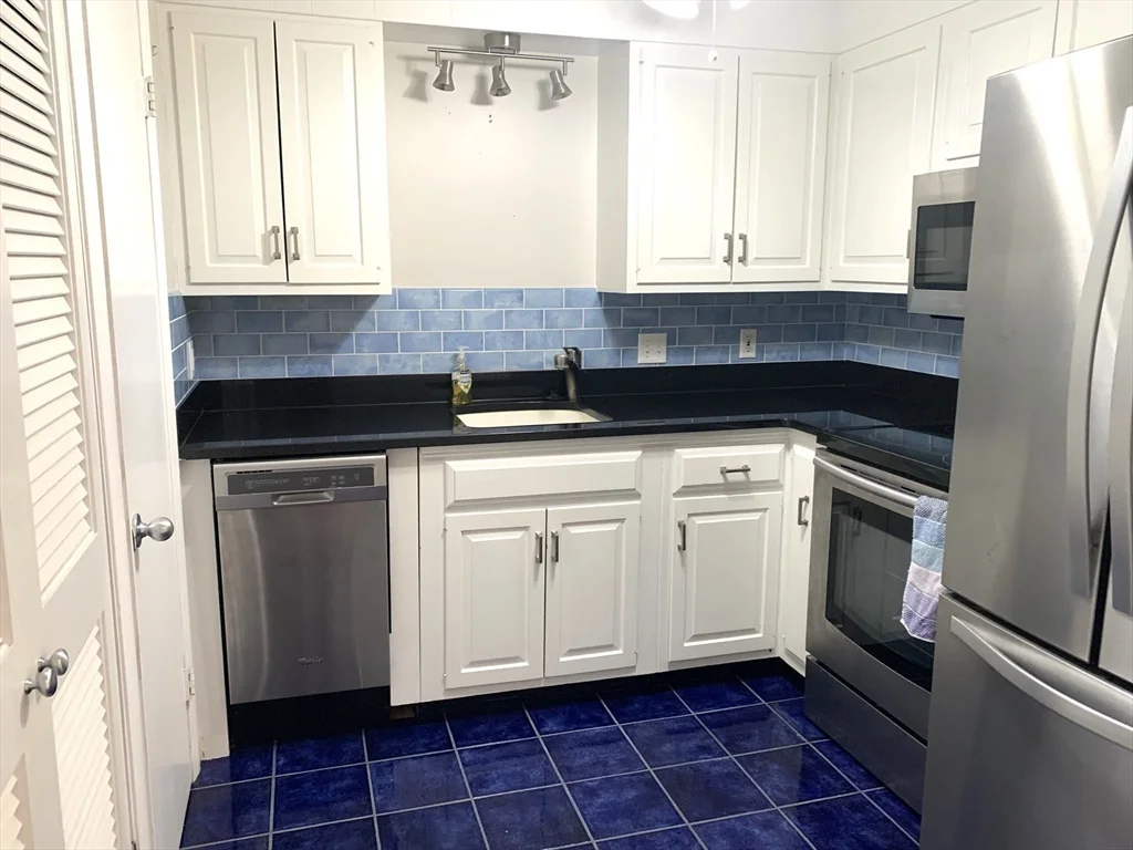 2 bed, 1 bath apartment for rent at 19 Atlantic Rd Unit 13, Gloucester — photo 9 of 15