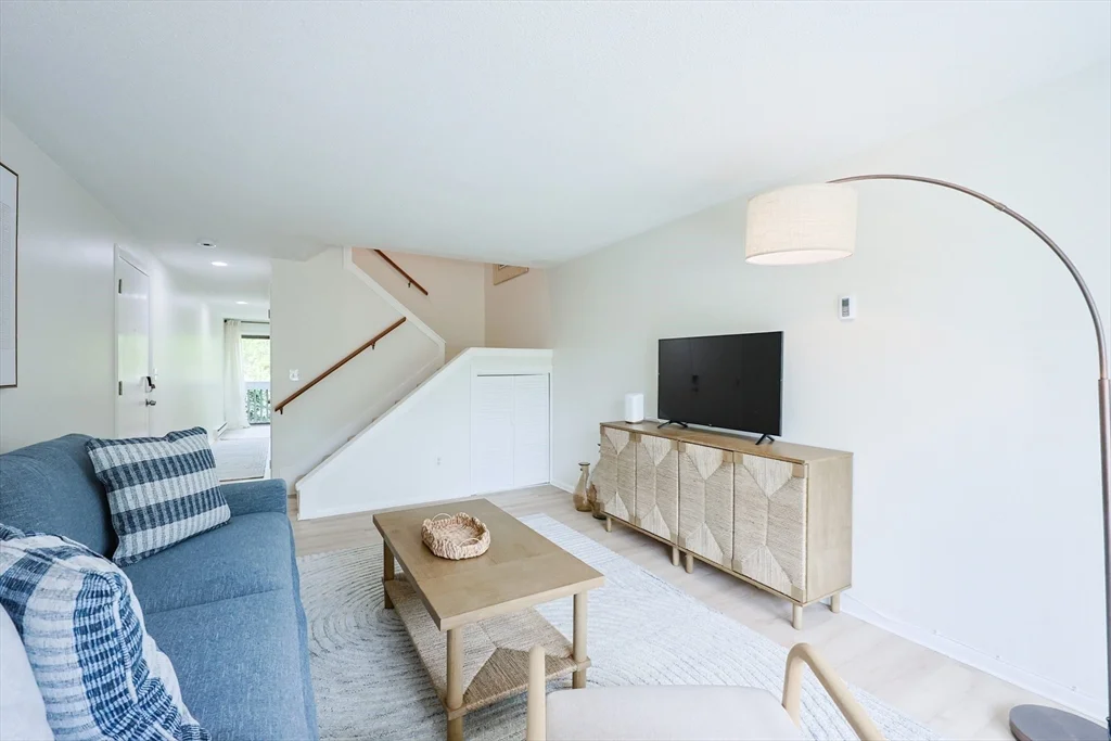 2 bed, 1 bath apartment for rent at 19 Atlantic Unit 16, Bass Rocks — photo 10 of 28