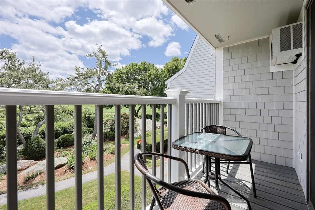 2 bed, 1 bath apartment for rent at 19 Atlantic Unit 16, Bass Rocks — photo 4 of 28