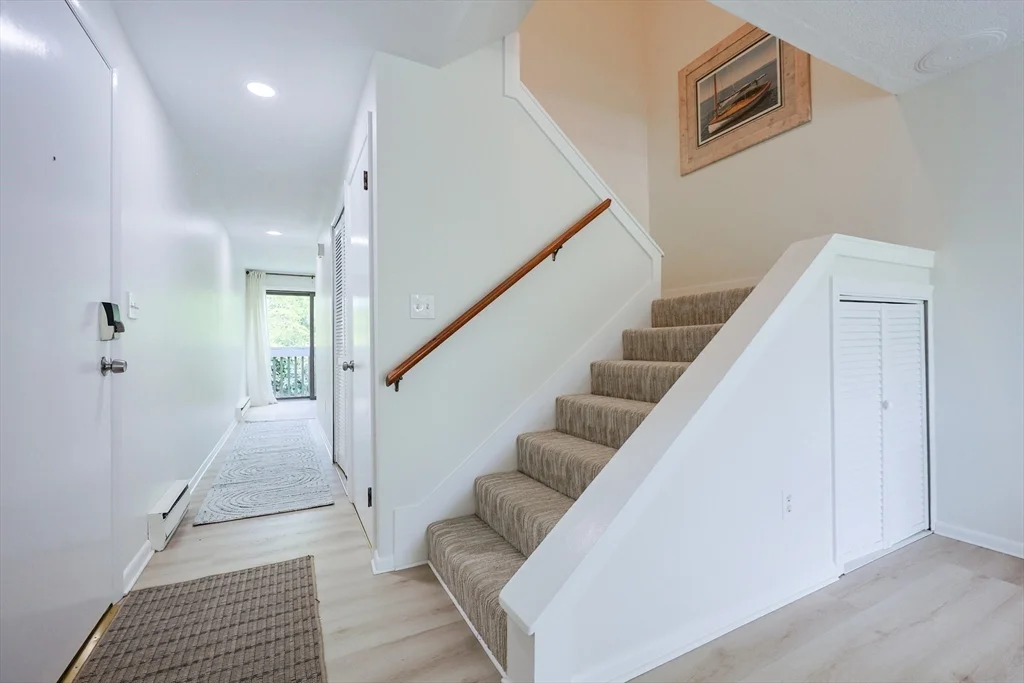 2 bed, 1 bath apartment for rent at 19 Atlantic Unit 16, Bass Rocks — photo 11 of 28