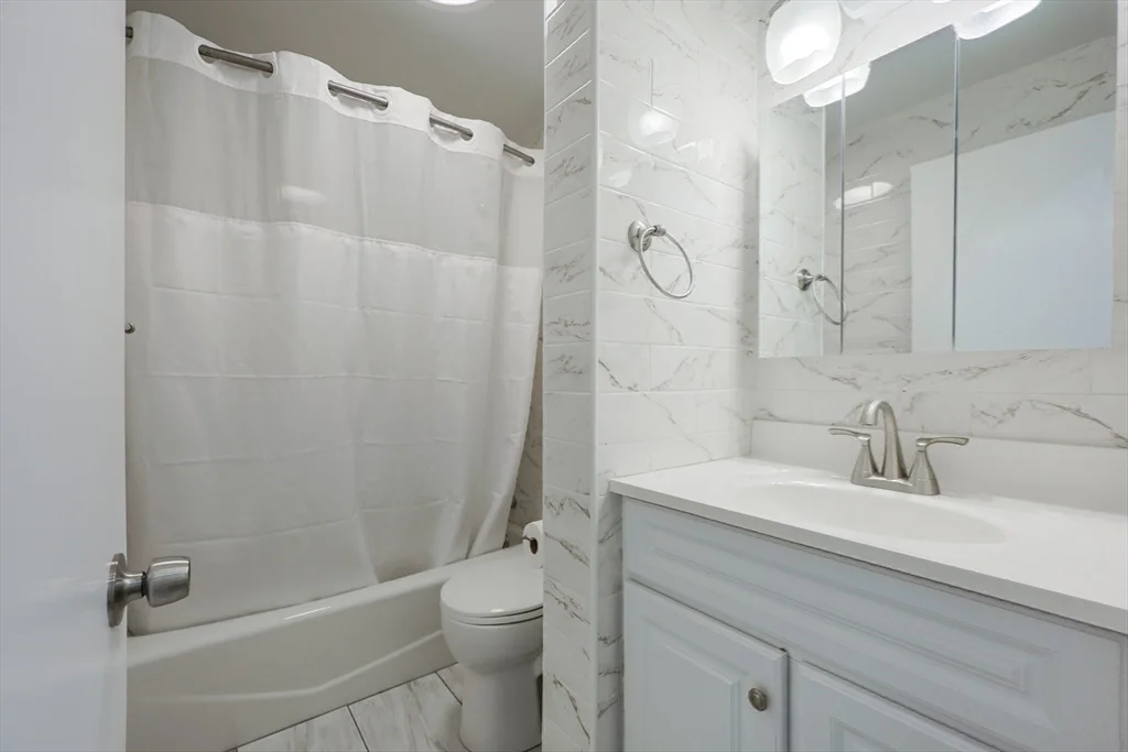 2 bed, 1 bath apartment for rent at 19 Atlantic Unit 16, Bass Rocks — photo 24 of 28