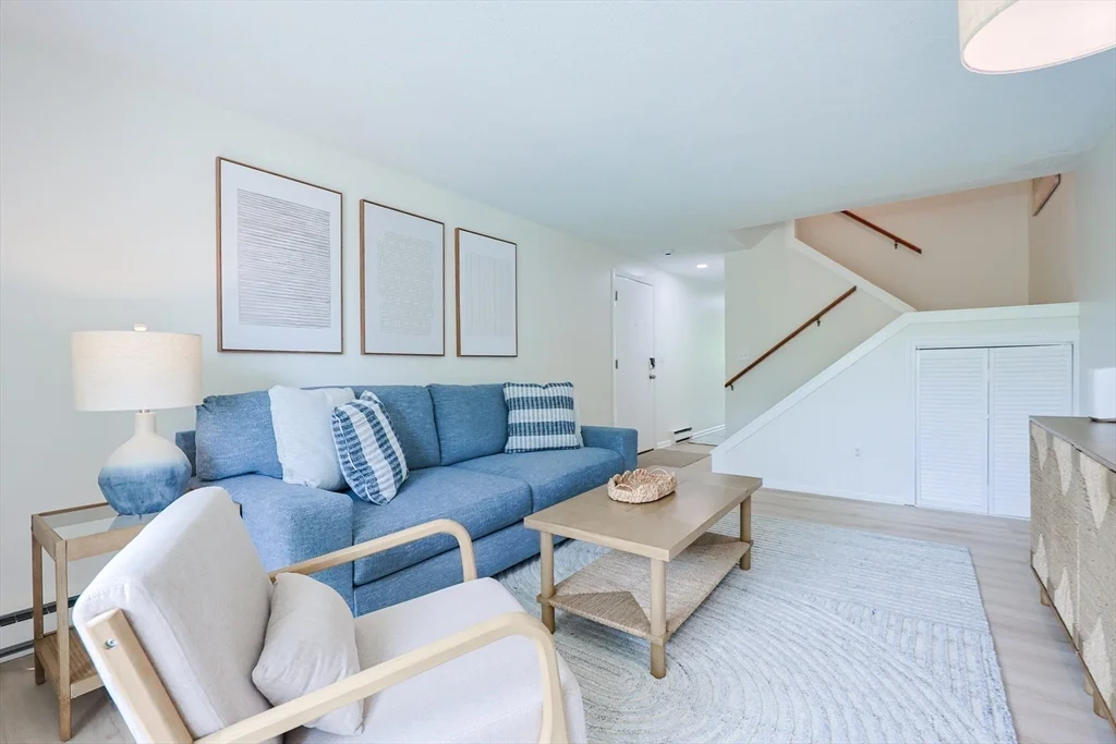 2 bed, 1 bath apartment for rent at 19 Atlantic Unit 16, Bass Rocks — photo 9 of 28