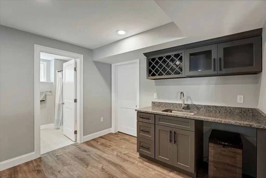 4 bed, 4+ bath apartment for rent at 19 Baldwin Rd, Waltham — photo 22 of 34