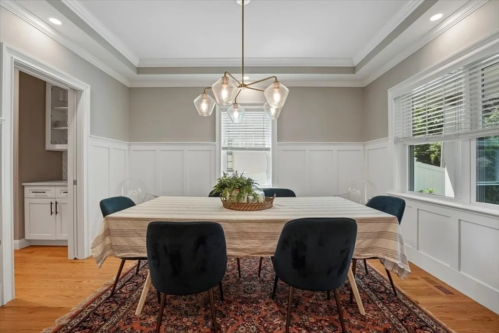 4 bed, 4+ bath apartment for rent at 19 Baldwin Rd, Waltham — photo 10 of 34