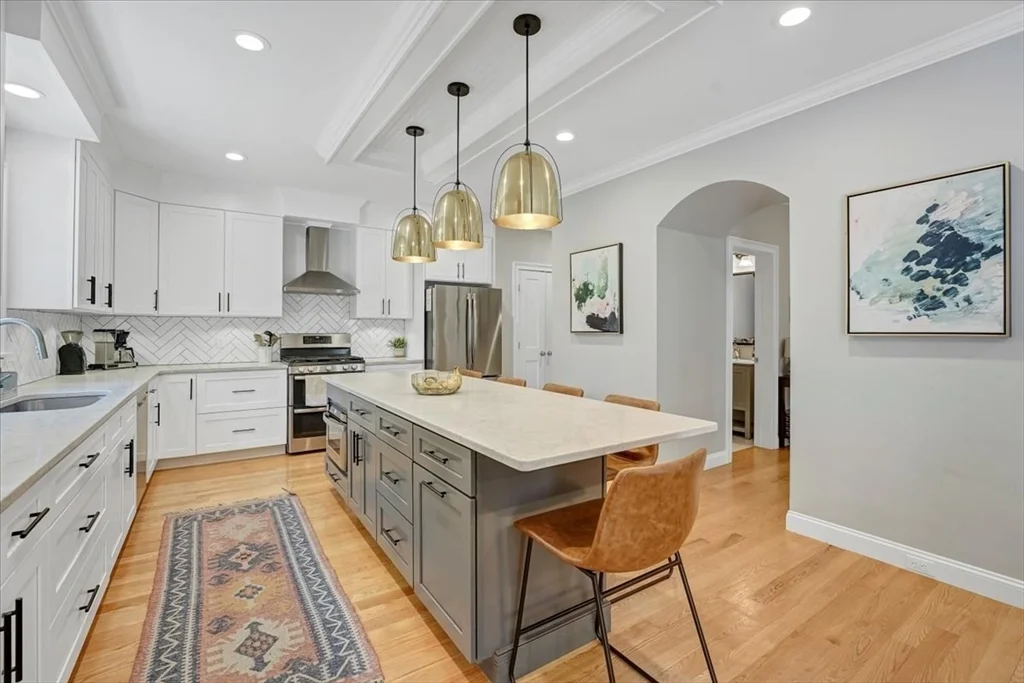 4 bed, 4+ bath apartment for rent at 19 Baldwin Rd, Waltham — photo 3 of 34
