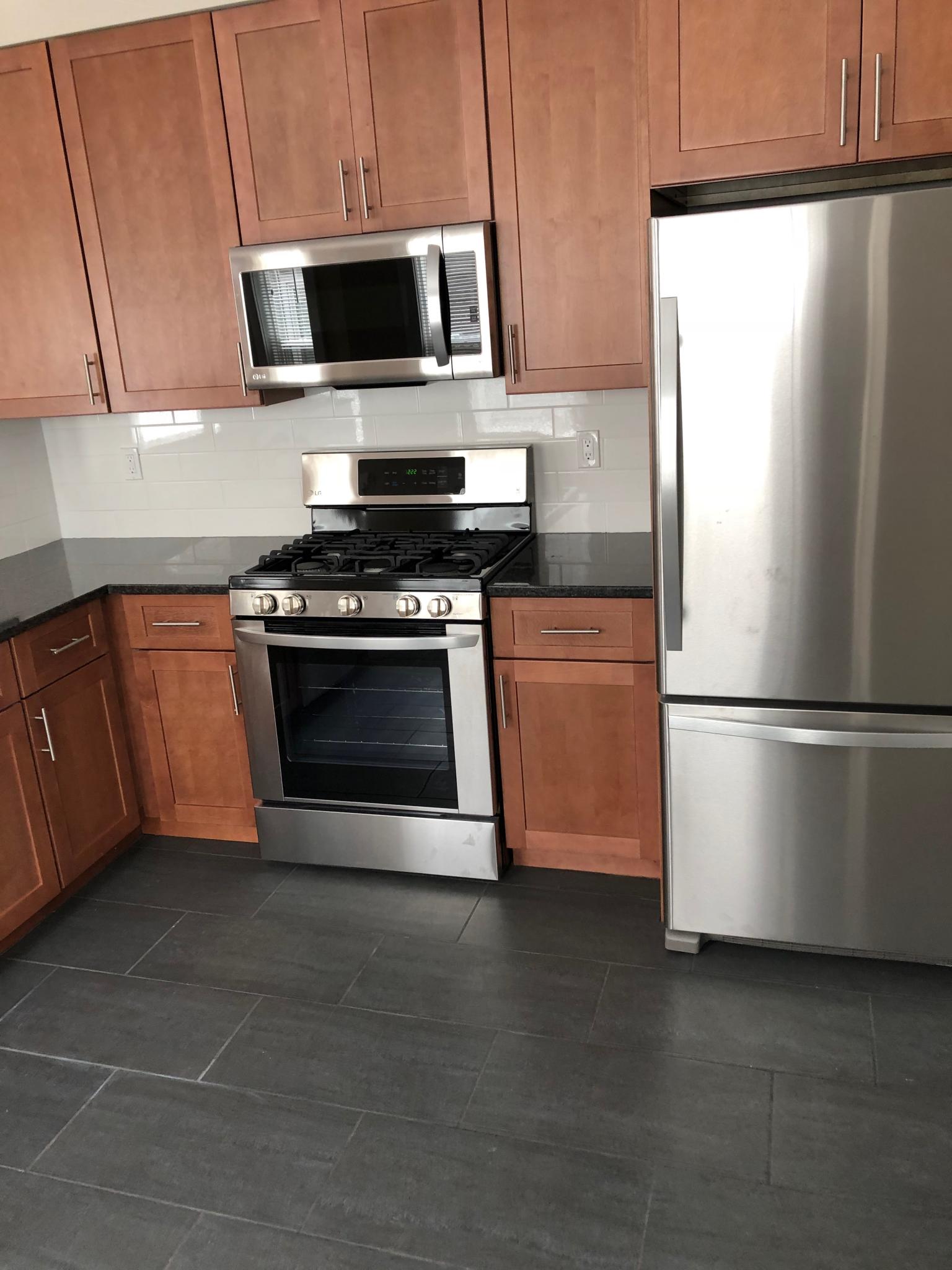 3 bed, 2 bath apartment for rent at 19 Banks St Unit 1, Banks Square — photo 7 of 10