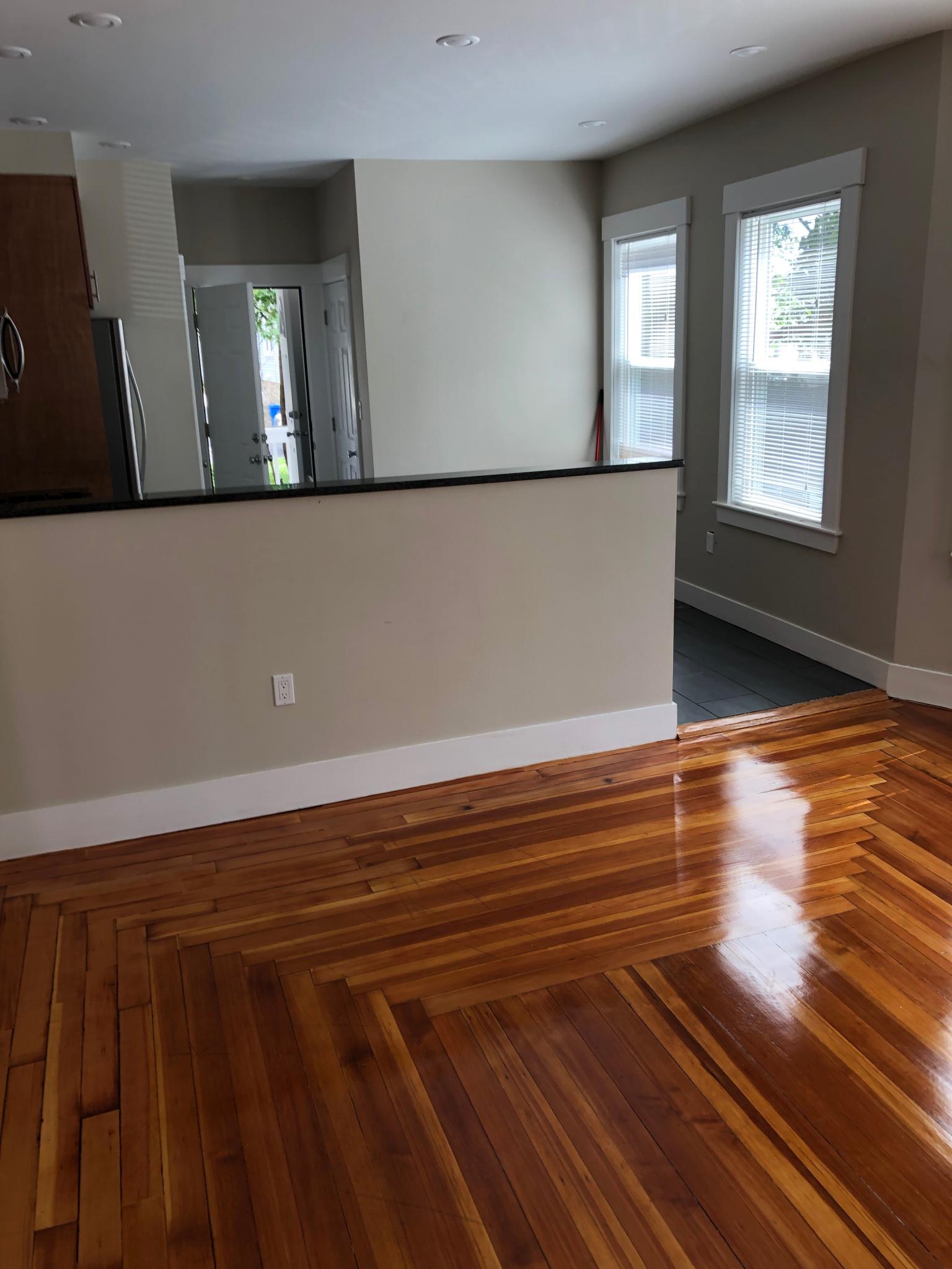 3 bed, 2 bath apartment for rent at 19 Banks St Unit 1, Banks Square — photo 4 of 10