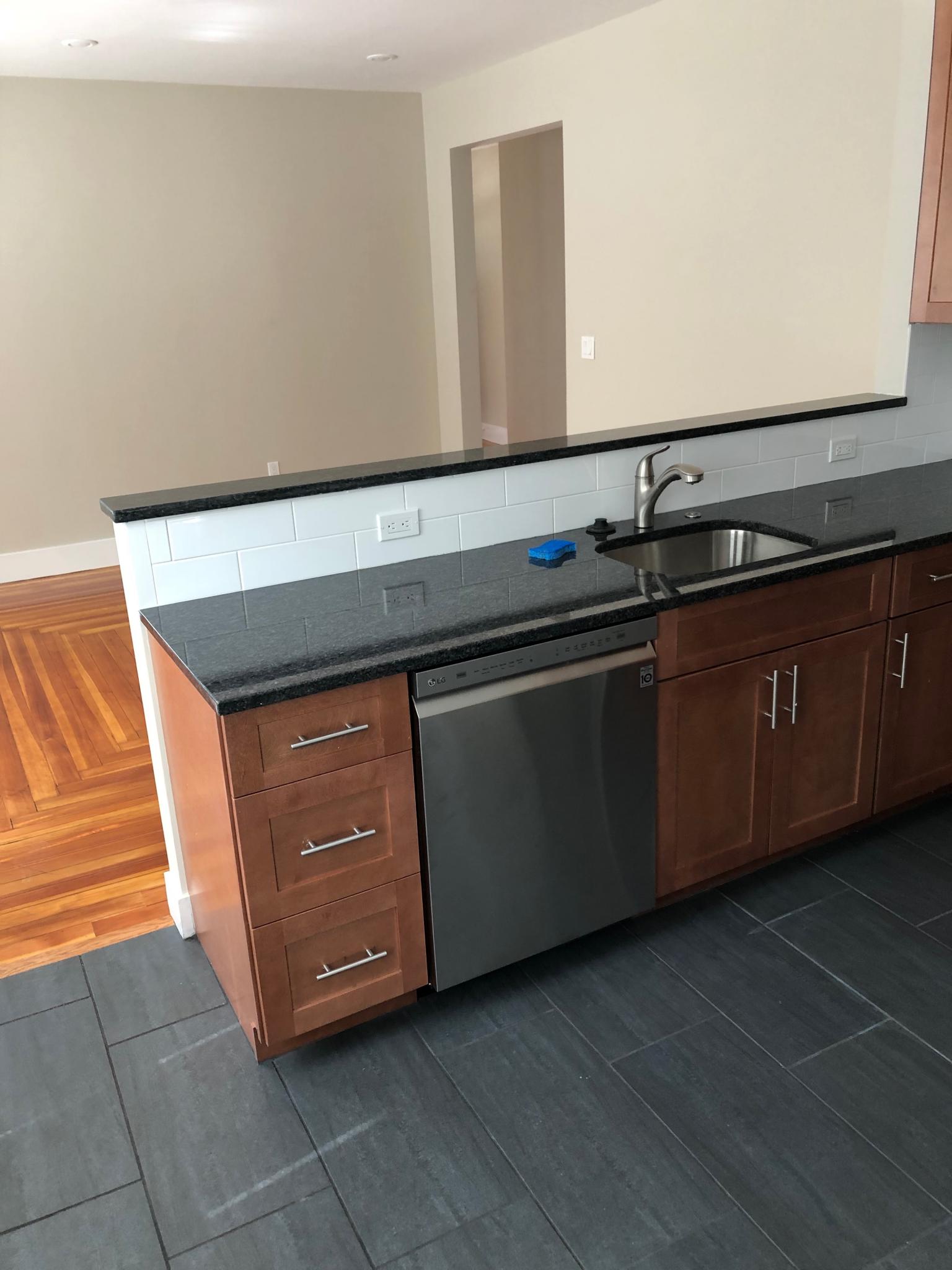 3 bed, 2 bath apartment for rent at 19 Banks St Unit 1, Banks Square — photo 6 of 10