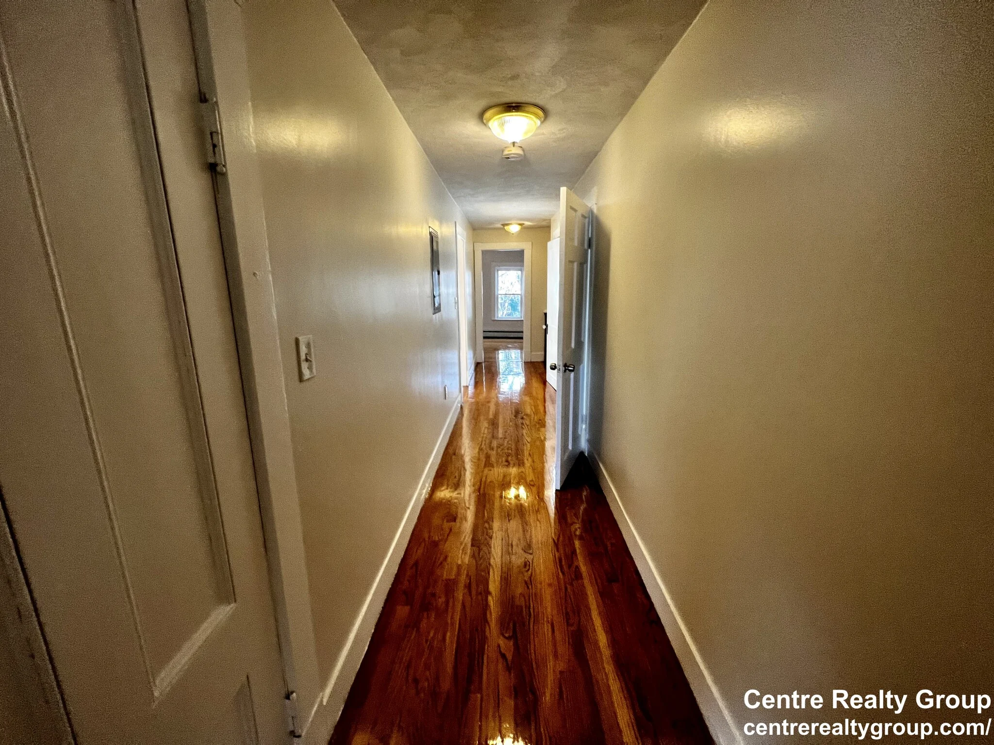 5 bed, 2 bath apartment for rent at 19 Banks St Unit 2, Spring Hill — photo 9 of 13