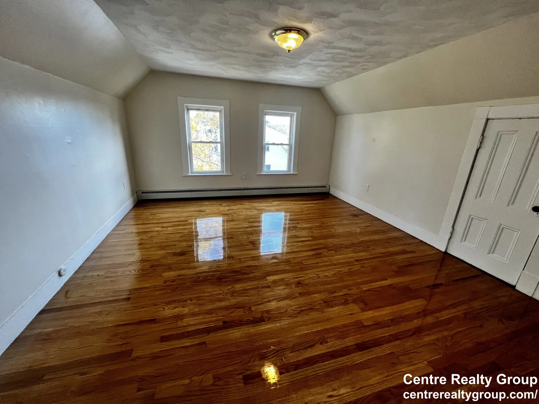 5 bed, 2 bath apartment for rent at 19 Banks St Unit 2, Spring Hill — photo 8 of 13